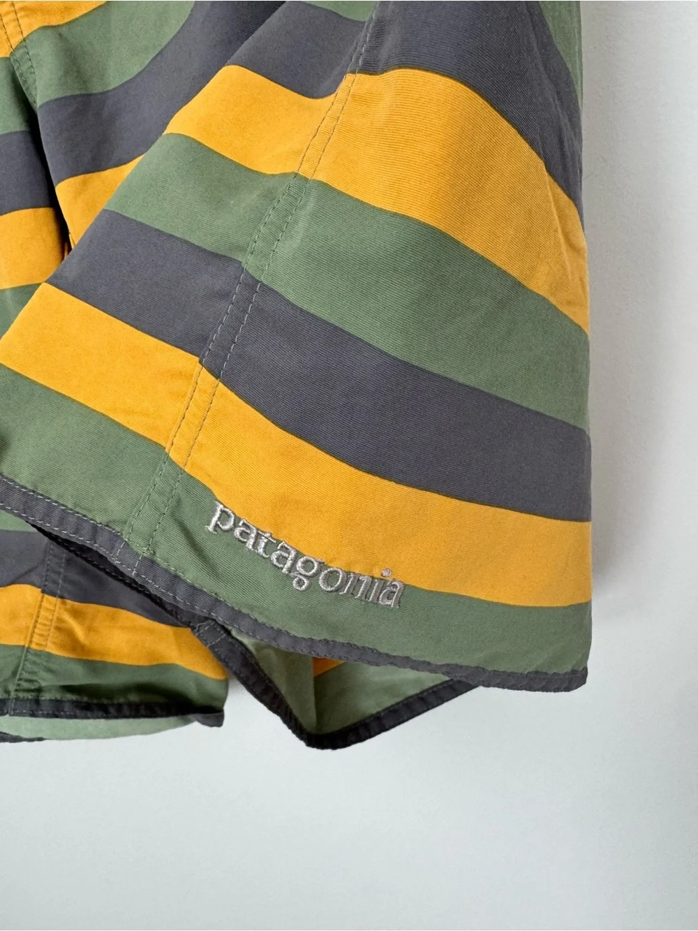 Patagonia Wavefarer Board Short Men 31 Strip Swim Truck Drawstring